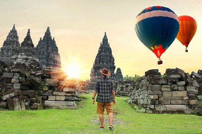 Borobudur Climb To The Top, Prambanan Temple And Ramayana Ballet - Climbing Borobudur and its carved Buddhist world