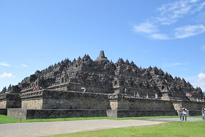 Borobudur ClimbUP guaranteed (sunrise option)& Prambanan Day Tour - Shared or private transport