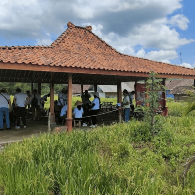 Borobudur: Pottery Making Workshop - The clay demonstration and your turn at the wheel