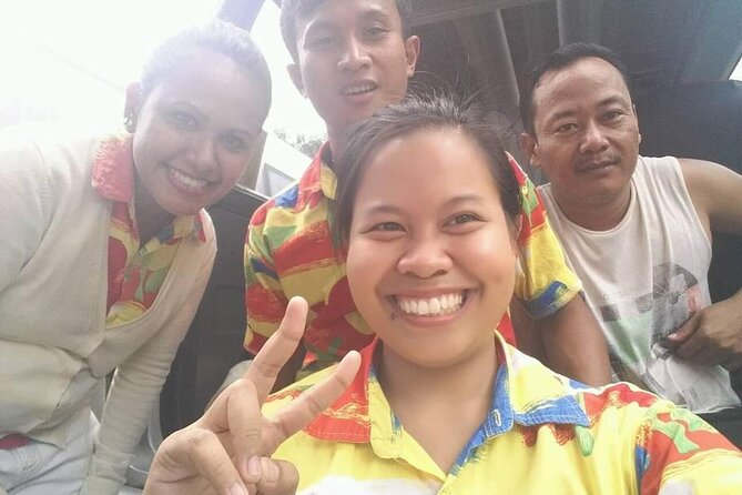 City Tour Jakarta with Private Guide - A guide who explains more than the sights