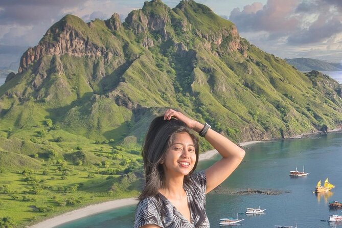 Daily Trip Highlight Komodo Archipelago by Speed Boat - Padar Island: the dramatic first climb