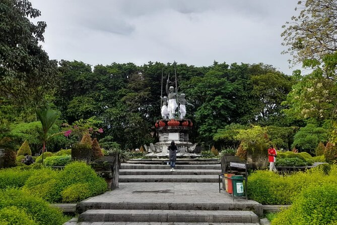 Denpasar City Tour - Pasar Badung, where Denpasar shops