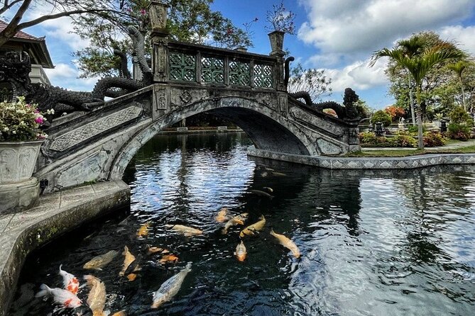 East Bali Tour - Gate of Heaven - Tirta Gangga - Tukad Cepung - The long road from Seminyak to East Bali