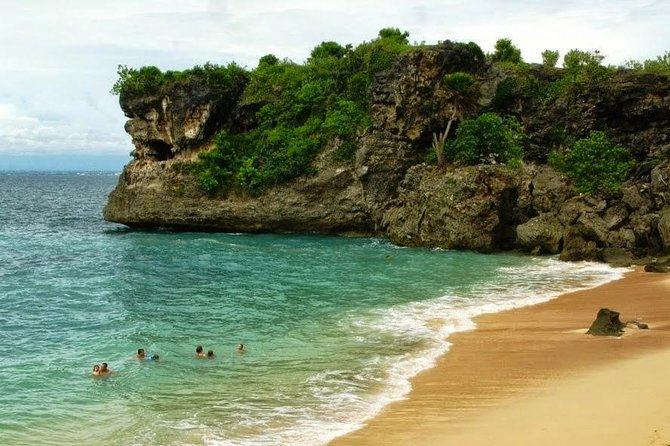 East Bali Tour: Lempuyang Temple - Gate of Heaven, Tirta Gangga, Virgin Beach - The private car is the real convenience
