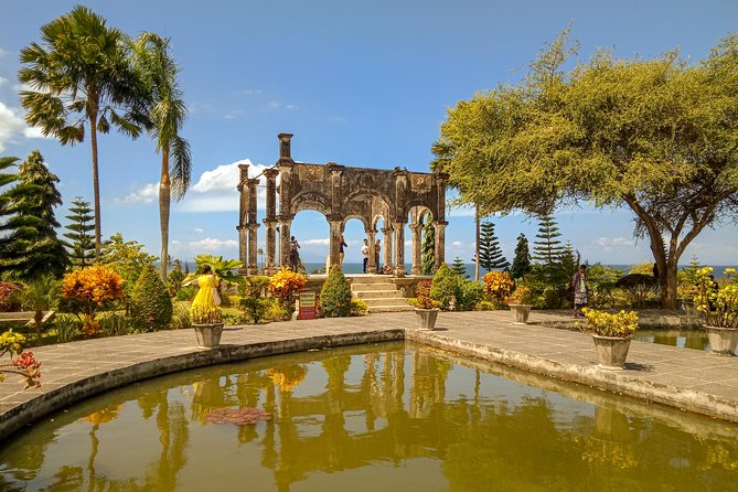 East Bali Tour, Lempuyang - Tirta Gangga - Ujung Soekasada - Black sand Beach - Why East Bali works best as a private day trip