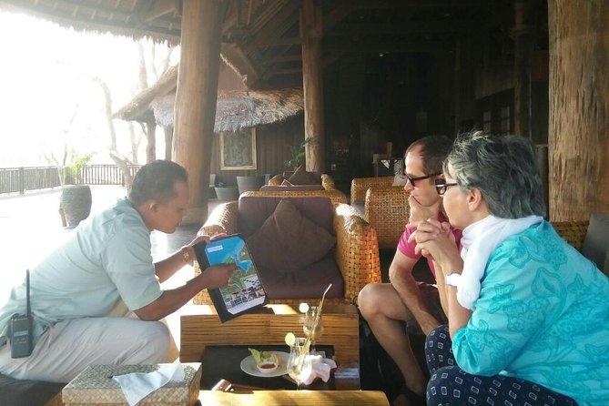 Exclusive Bali Airport Arrival to Hotel Transfer - Finding your driver after landing
