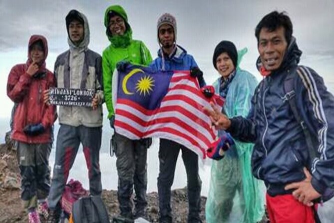Explore Mount Rinjani To Summit, Lake & Hot Spring (3D 2N) - The summit push: sunrise, cold, and loose ground