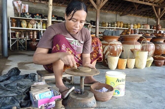 Explore Traditional Villages & to the South Coast - Why this tour works for a first day in southern Lombok