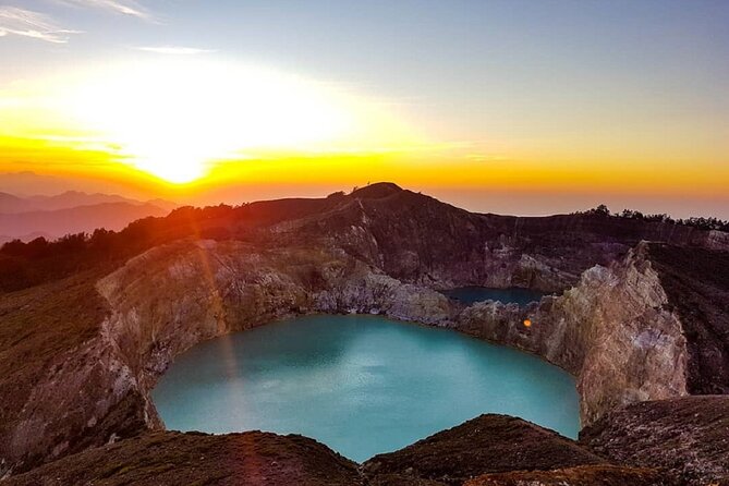 Flores Tours : 2 Days amazing Kelimutu Lake tour - The 4:30 a.m. drive to Kelimutu