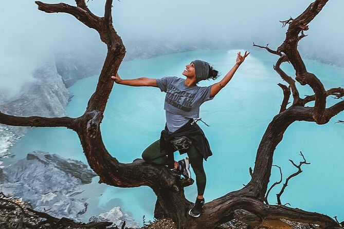 From Bali: 24-Hour Kawah Ijen Blue Flames, Dinner & Room - Blue fire, sulfur workers, and the acid lake