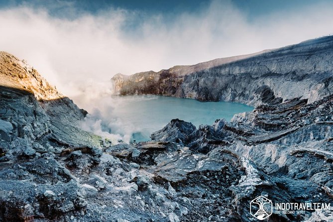 From Bali: 24-Hour Kawah Ijen Blue Flames, Dinner & Room - Dinner, a room, and a little rest before the climb
