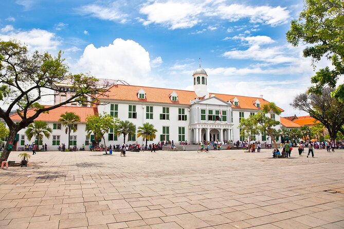 Full-Day Highlights of Jakarta Private Tour with Lunch - Jakarta Cathedral and the city’s religious contrast