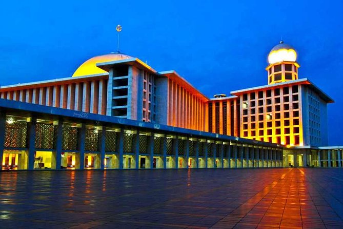 Full-Day Highlights of Jakarta Private Tour with Lunch - Istiqlal Mosque: a powerful start to the day