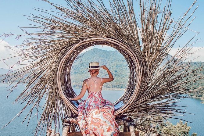 Full-Day Private North Bali Tour with Free WiFi - Ulun Danu Bratan is the day’s essential temple