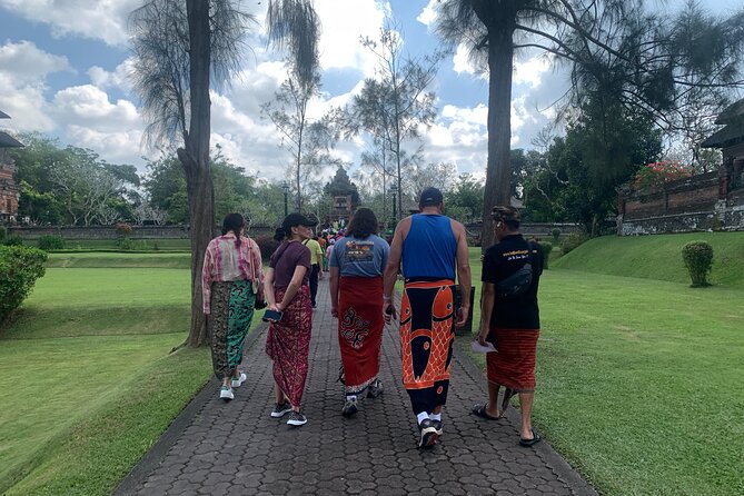Full Day Tour Bedugul Sightseeing and Tanah Lot Temple - How the private car changes the day