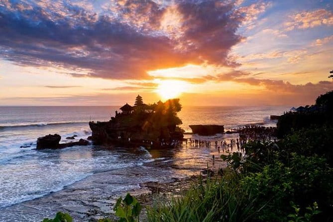 Full-Day Ubud Village including Mt Batur Tirta Empul and Sightseeing Tour - Tirta Empul and the Melukat ceremony