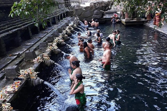 Full-Day Ubud Village including Mt Batur Tirta Empul and Sightseeing Tour - Batik in Batu Bulan at Sari Amerta