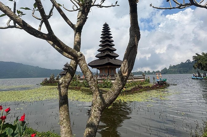 GAD Tanah Lot Tour - The guide and vehicle can shape the whole day