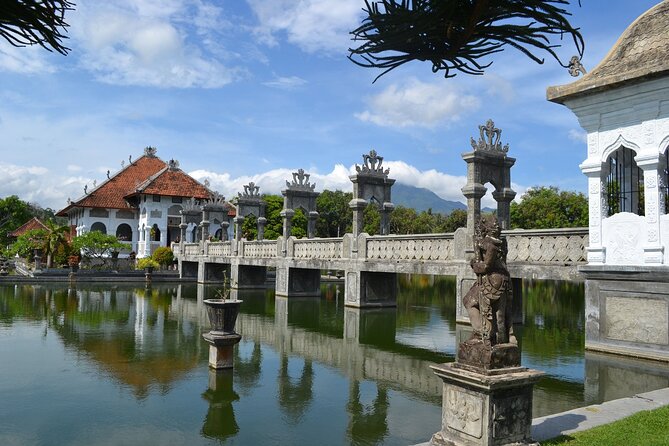 Gate of Heaven Tour With Guide : All-Inclusive Best Experience - Lunch at Wapa di Ume Sidemen includes more than a meal