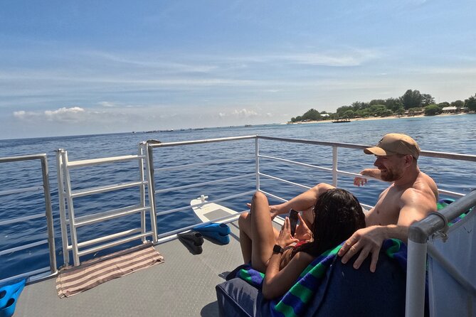 Gili Hai 3 Islands BBQ Cruise - Gili Meno’s underwater statues