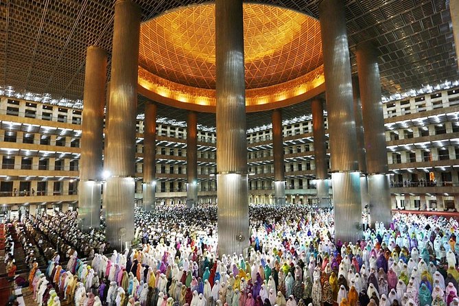 Half Day 4 Hours Jakarta City Tour - Jakarta Cathedral and the city’s religious pairing