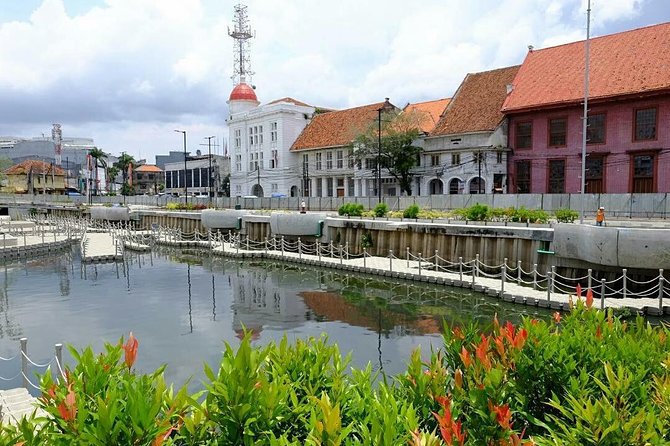 Halfday Excursion Old city Batavia with Lunch and Souvenir - Kota Intan Bridge and Sunda Kelapa Harbor