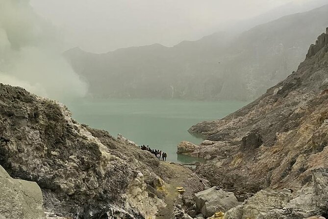 Ijen Crater Tour - Blue fire, with an important safety warning