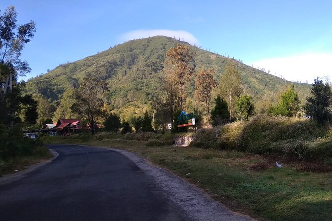 Ijen Crater Tour From Bali 1 Day - The acidic lake and sunrise viewpoint