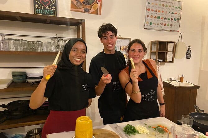 Indonesian Food Cooking Class of Gili Air - Klepon: The Sweet Start