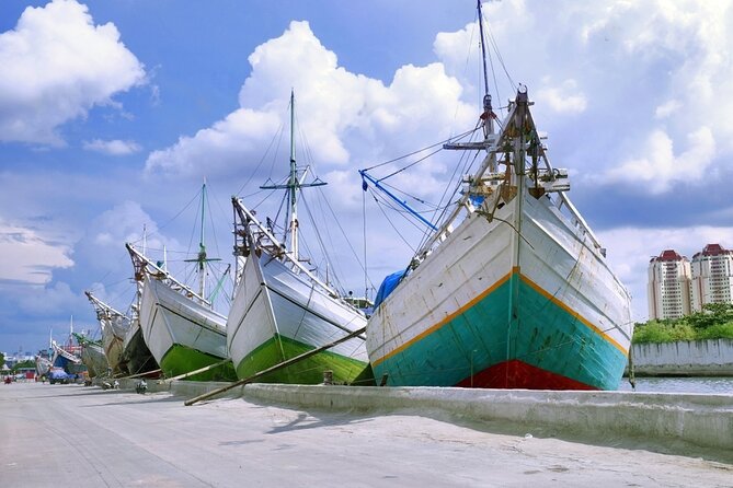 Jakarta Half-Day Highlights Tour - Monas and Merdeka Square: Jakarta’s national center