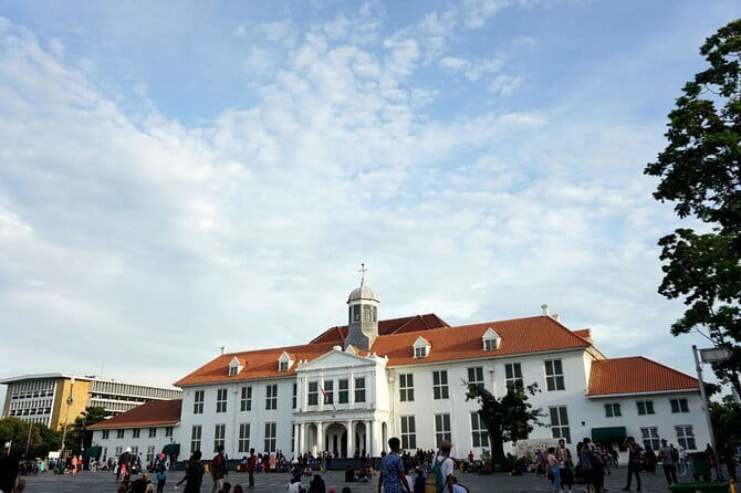 Jakarta Highlight Places with Multilingual Guide - Key points to know before booking