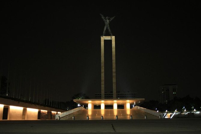 Jakarta Night Tour : Enjoyable Night time in Jakarta (Hotel Pick-up) - Monas and central Jakarta under lights