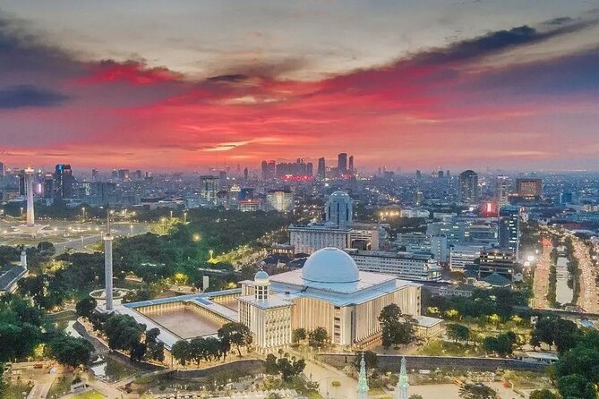 Jakarta Night Tour with Dinner at Café or Food street - Key points to know before you book