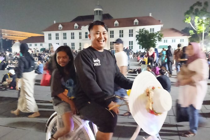 Jakarta Night Tour with Dinner at Café or Food street - Central Jakarta: monuments after the meal