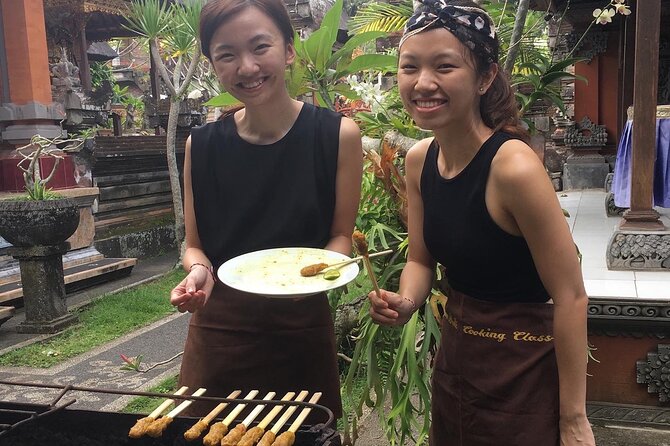Jambangan Bali Cooking Class - Cooking up to eight dishes yourself