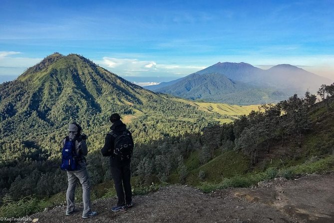 Kawah Ijen Midnight Tour (1 Day) - Meeting sulfur carriers on a working mountain