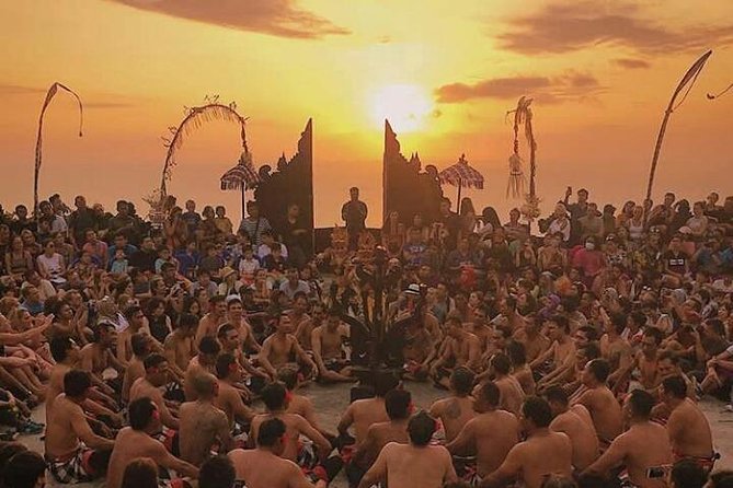 Kecak fire dance and uluwatu temple tour - free wifi - The $28 price is attractive, but not all-inclusive