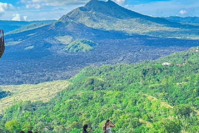 Kintamani Volcano View Tour - Tegenungan Waterfall: a lively first stop