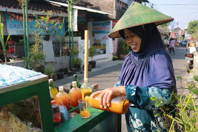 Kotagede Royal Route - Cycling Tour - Visiting the Mataram royal tombs