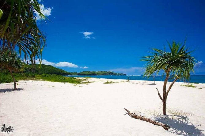 Kuta Tour (South Of Lombok Beutiful Tour) - Tanjung Aan Beach brings the soft-sand reward