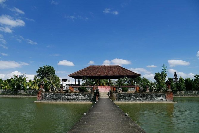 Lombok City Tour combination With Temple Tour - A Half-Day Portrait of Lombok’s Many Traditions