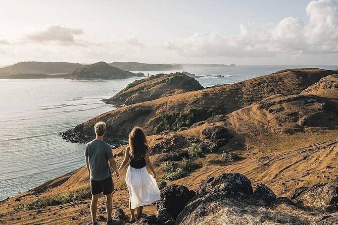 Lombok Day Trip : South Beach & Culture - From Sasak Crafts to Lombok’s South Coast