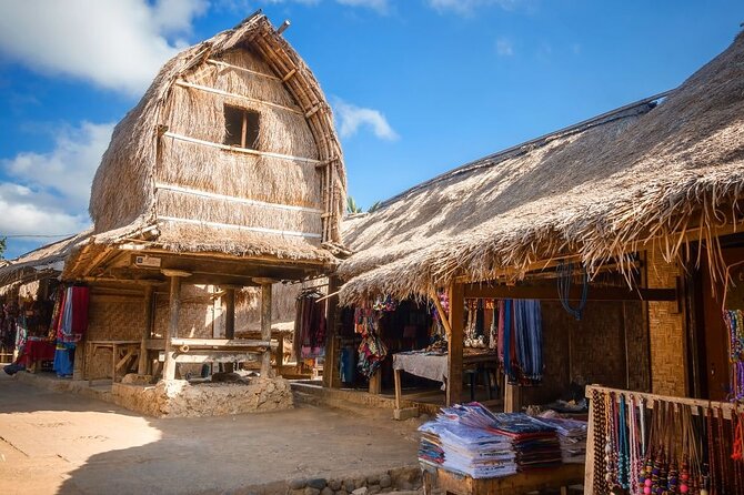 Lombok Day Trip : South Beach & Culture - Ende Village and the Meaning of Songket