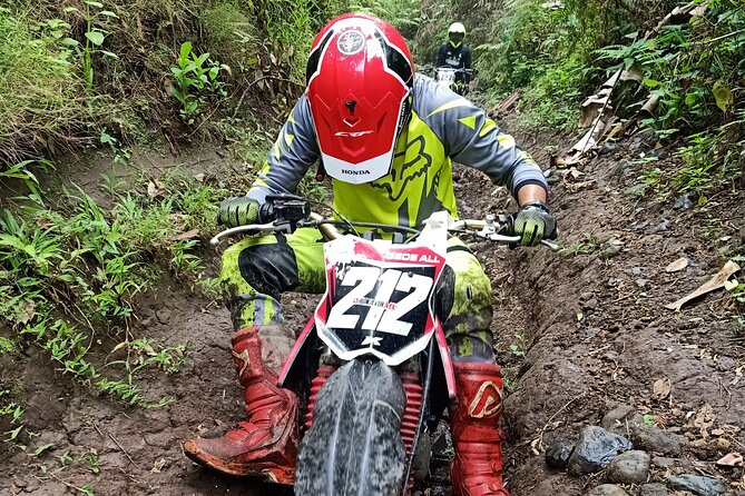 Lombok Off Road Dirt Biking and Enduro Trails Adventure - Riding onward past Jae Desa Sedau