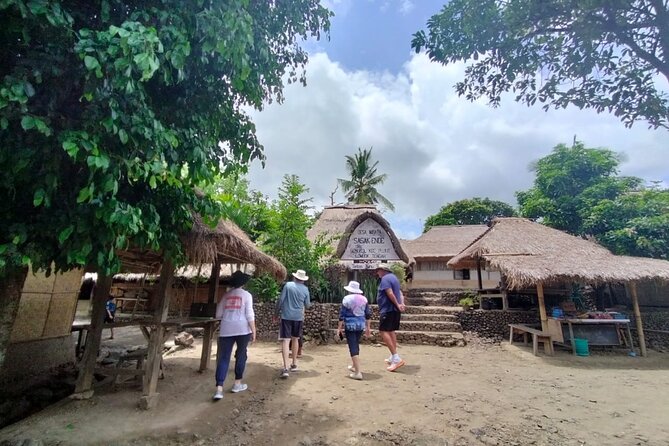 Lombok Tour For Cruise Passangers - The main concern: culture mixed with selling
