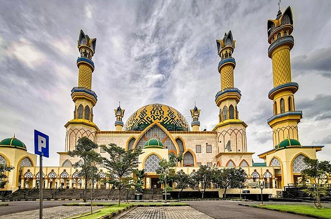 Mataram Lombok Historical City tour - The Islamic Center Mosque and modern Lombok