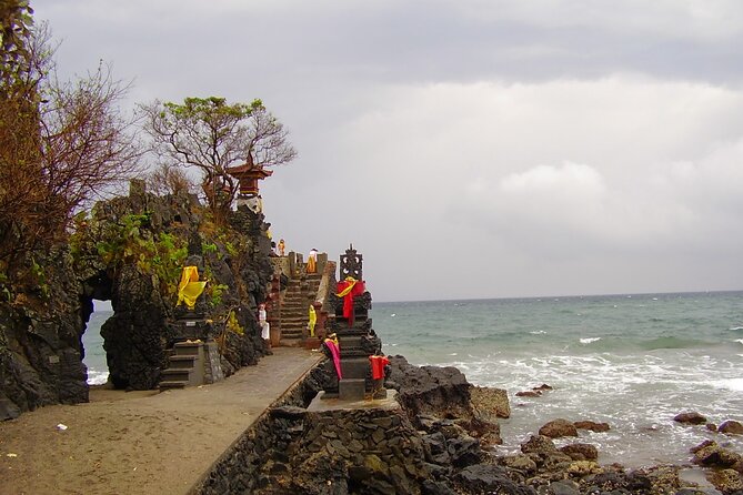 Mataram Lombok Historical City tour - Pasar Kebon Roek and the everyday city