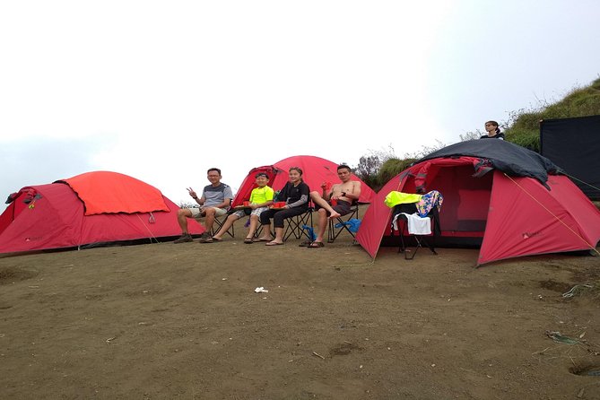 MODERATE HIKING: 2D/1N Crater Rim Senaru | Rinjani Samalas Tour - Pos 2 and Pos 3: useful breaks on a long climb