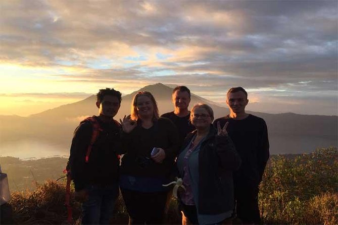 Mount Batur Sunrise Trekking With Guide & Breakfast - Sunrise, crater views, and breakfast in the sand