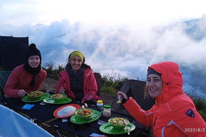 Mount Rinjani 2D 1N trekking to summit - The 2:00 AM start and the final ridge